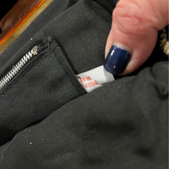 Vintage floral Tapestry clutch bag made in Hong Kong - Picture 5 of 7